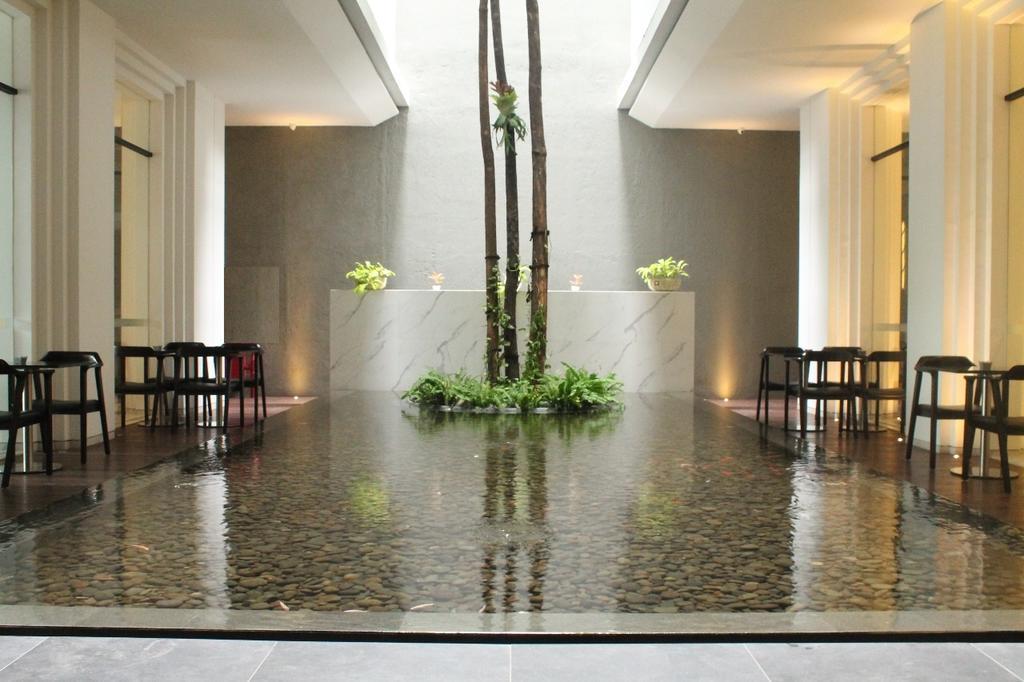 Delua Hotel Jakarta Exterior foto